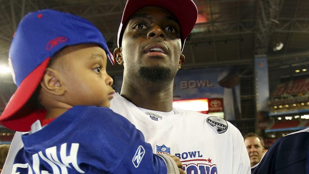 Son of retired Giants WR Plaxico Burress commits to Notre Dame