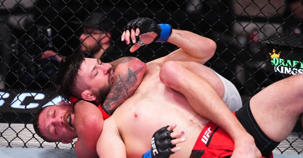 UFC Vegas 88 video: Gerald Meerschaert puts Bryan Barberena to sleep with nasty rear-naked choke
