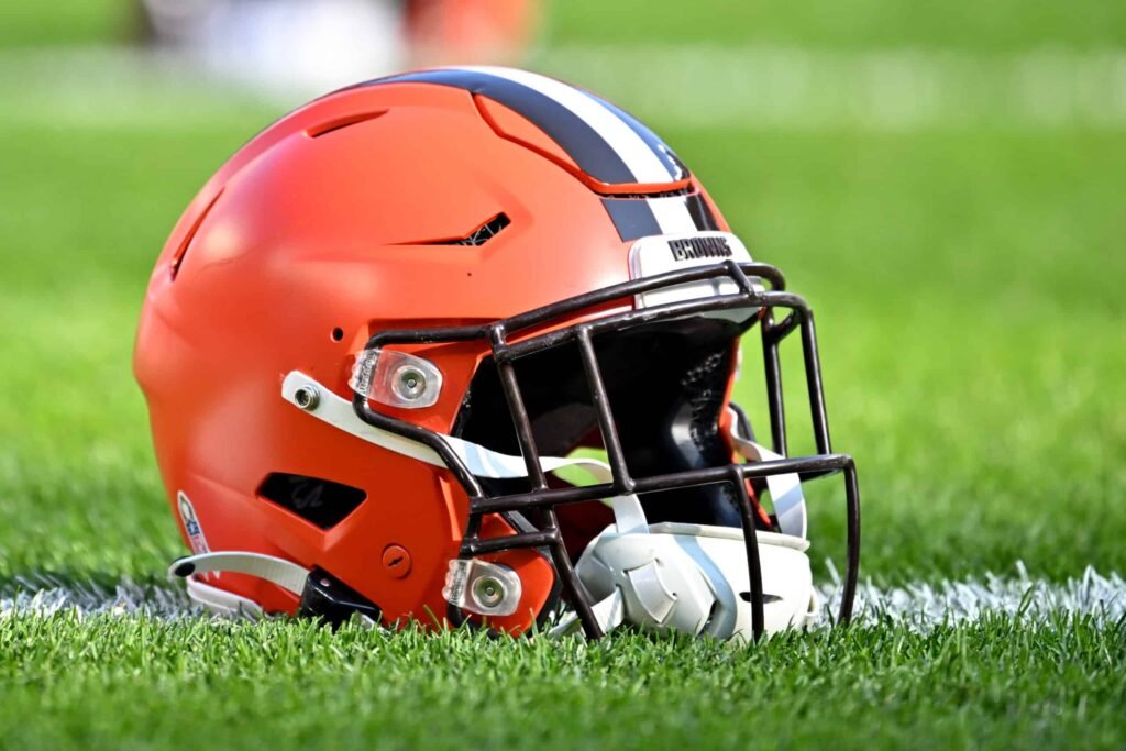 Browns Are Signing A Former Steelers LB