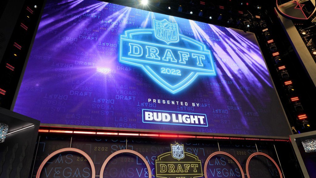 Caleb Williams slides in surprising Round 1 mock