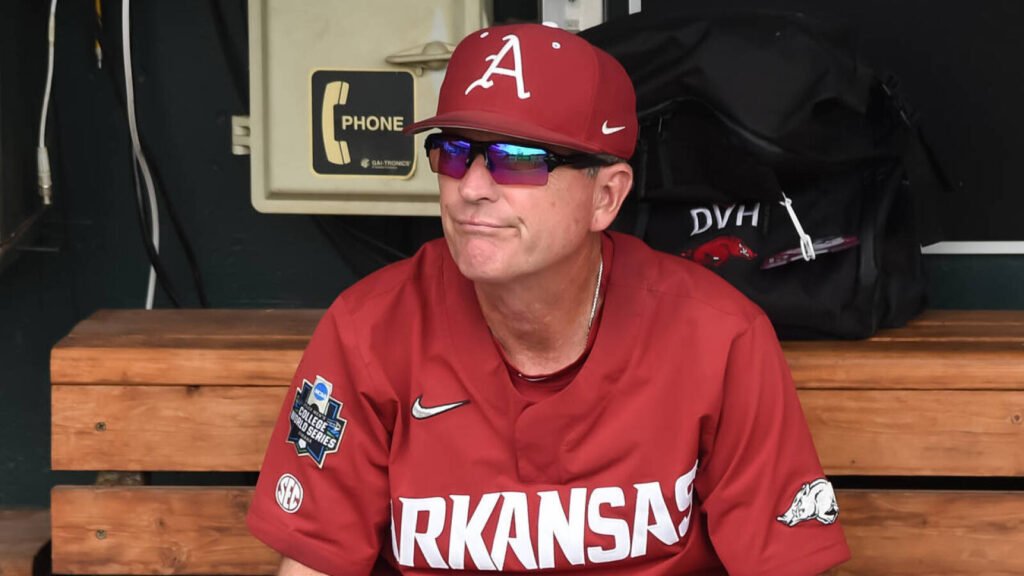 Arkansas blasts Missouri, sweeps SEC series opener