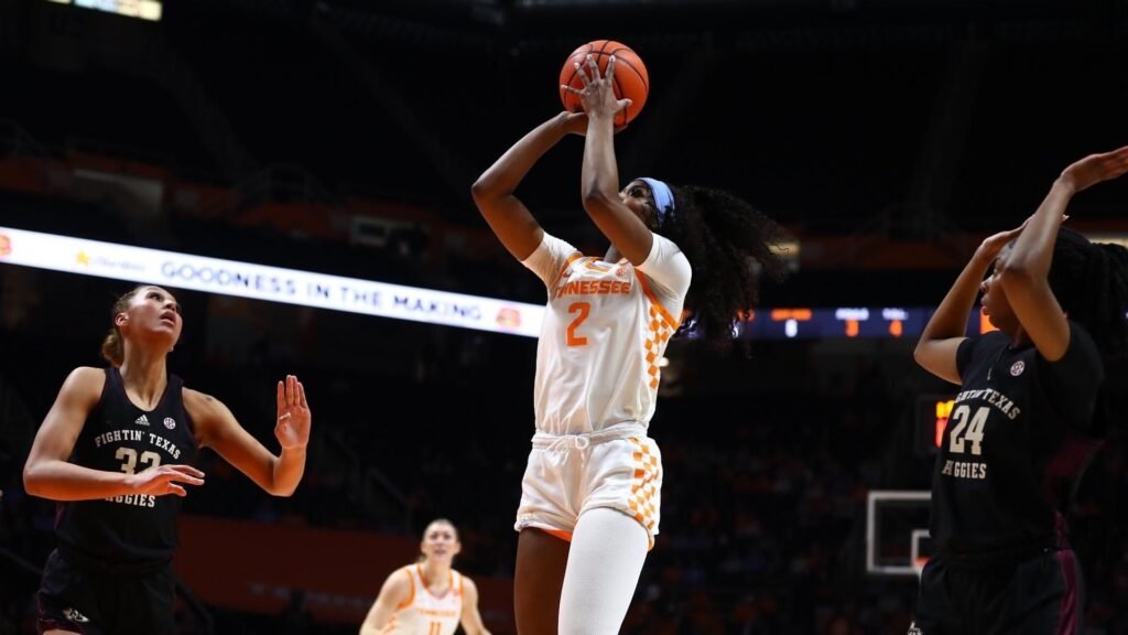 Tennessee takes down Texas A&M on Senior Night