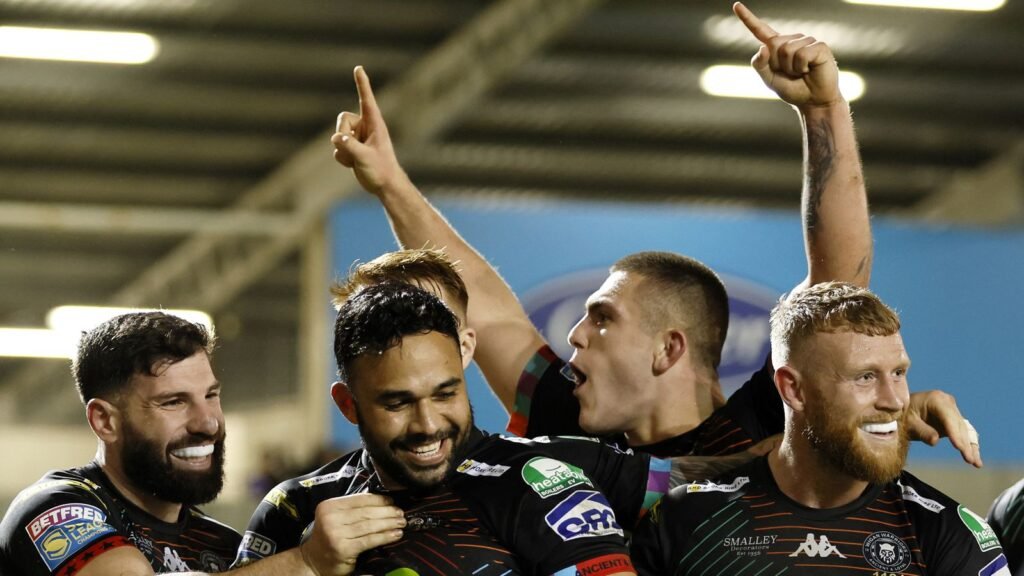 Salford Red Devils 12-22 Wigan Warriors: Super League leaders come from behind to maintain winning start to season | Rugby League News
