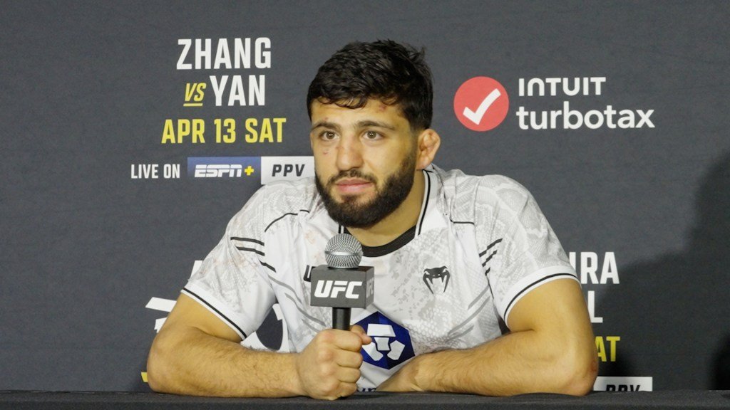 Arman Tsarukyan envisions KO of Islam Makhachev in rematch for title