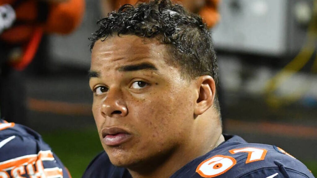 Broncos sign veteran center after losing starter