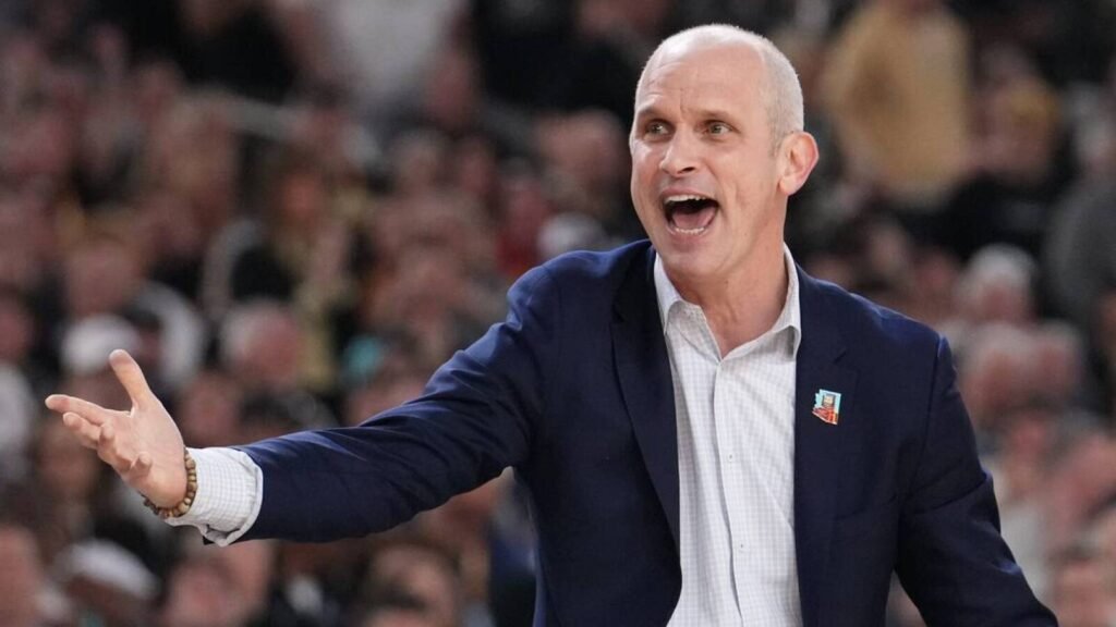 Dan Hurley shares if he would leave UConn for Kentucky