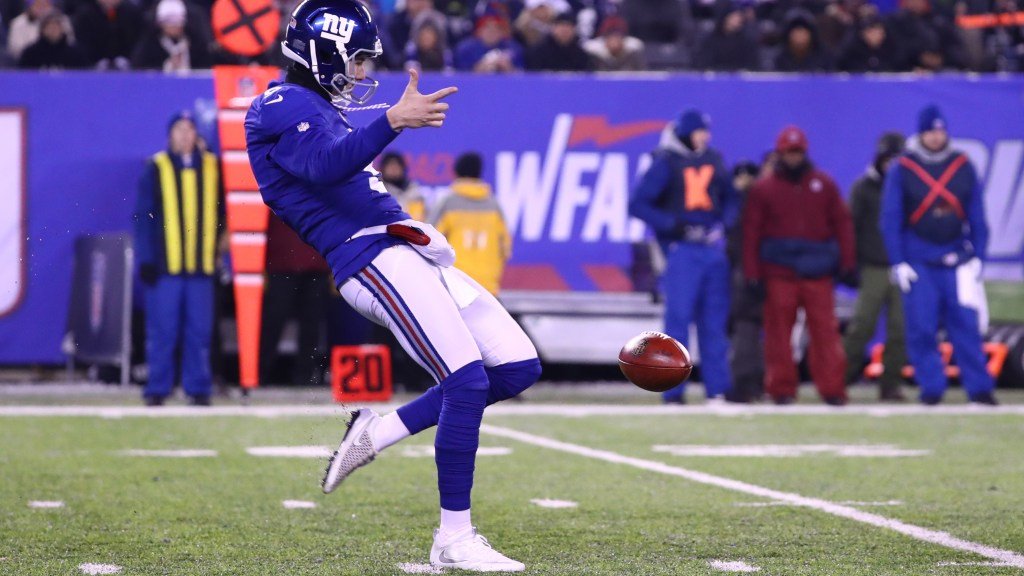 Ex-Giant Brad Wing tosses 40-yard touchdown to lineman in UFL game