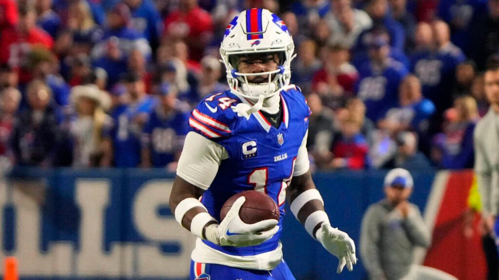 Texans make risky change to WR Stefon Diggs’ contract