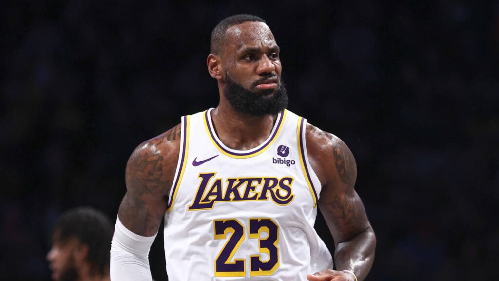 Watch: Lakers’ LeBron James makes history vs. Nets